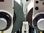 Carbide Work rest blades from SCHELL when installed in a centerless grinding machine Hartmetall Auflageschienen von SCHELL für das Spitzenlosschleifen